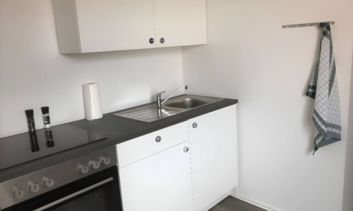 Meerane Apartment | Apartment 'Meeraner Parkresidenz Herbst' with Wi-Fi