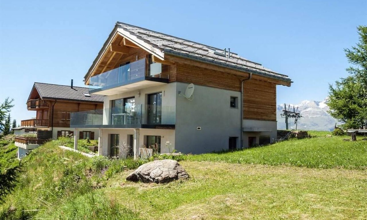 Rosswald Apartment | Chalet Avista 6-Bettwohnung, Dusche, WC 6-Bettwohnung Dachgeschoss by Interhome