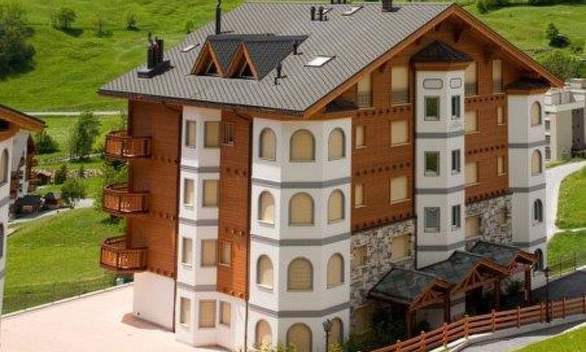 Leukerbad Apartment | Edelweiss A 11 # 4-bed apartment, Dusche, WC 4-Bettwohnung, Dusche, WC by Interhome
