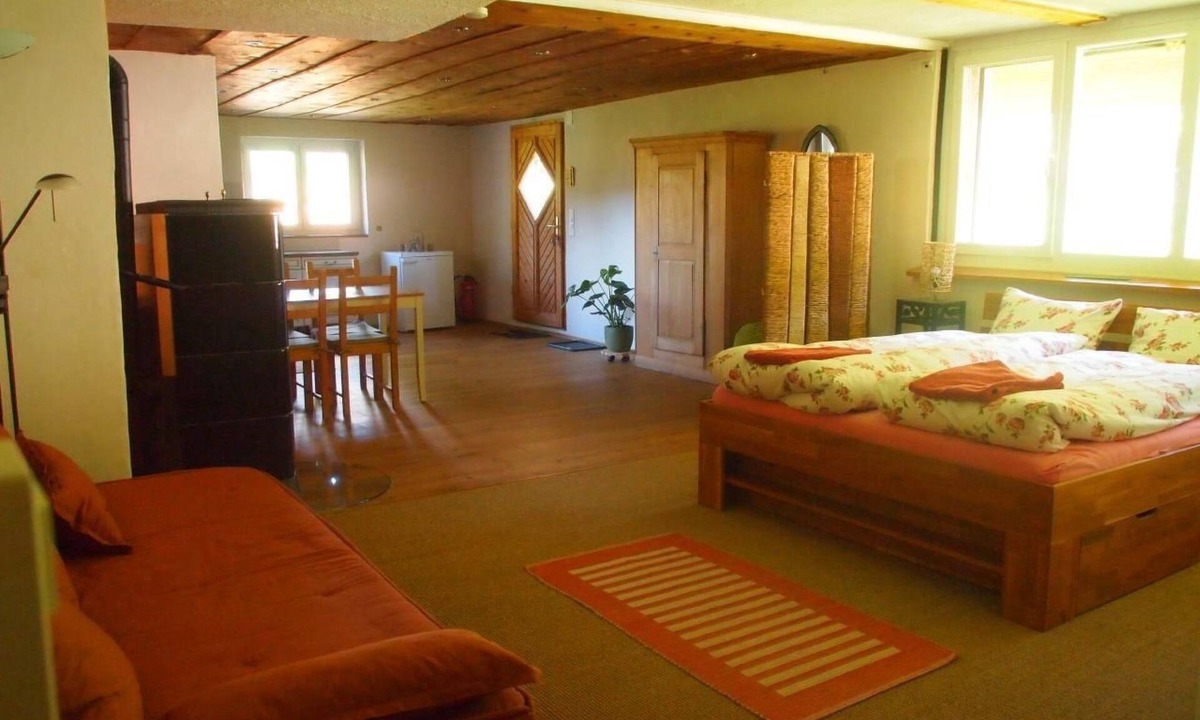 Champoz Apartment | Hübsche 2-Zimmer-Wohnung in umgebauten Bauernhau by Interhome