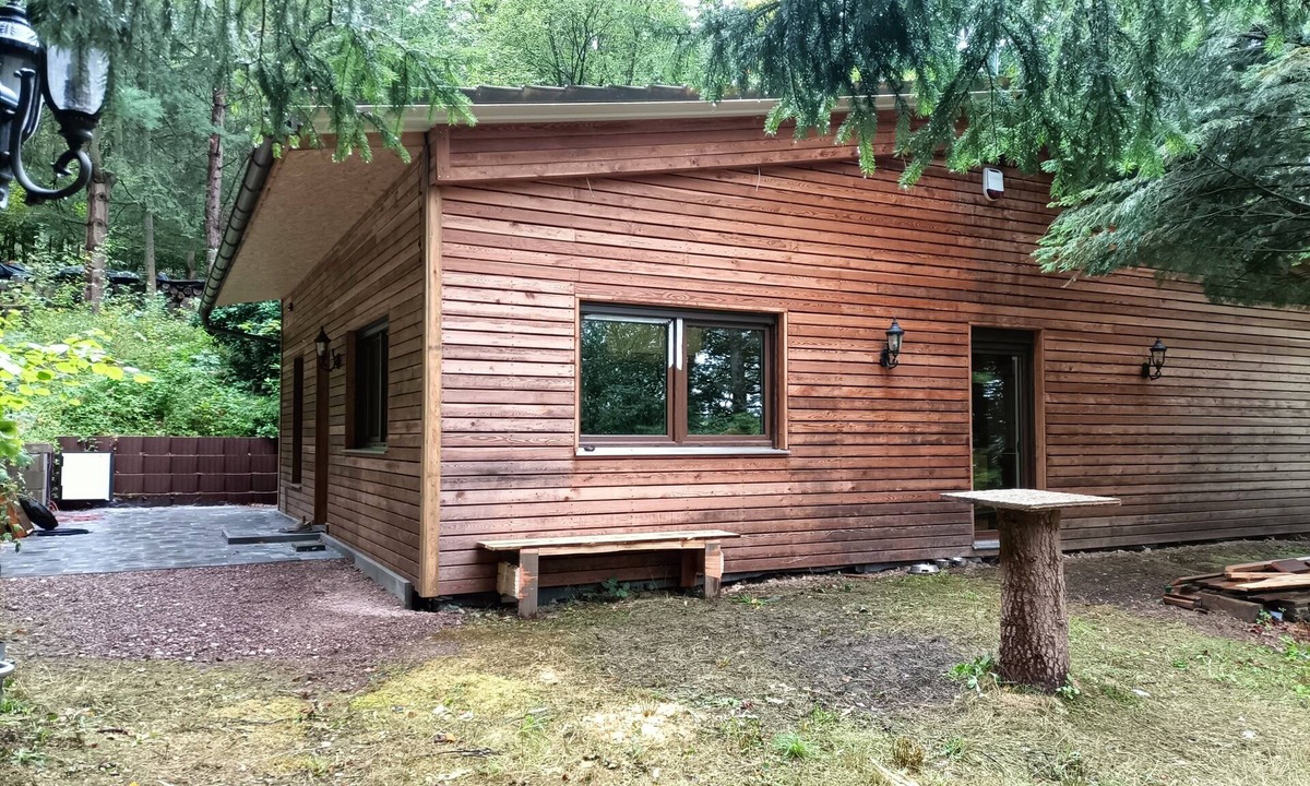Tabarz House | Holiday Home 'Waldhaus Hempe' with Private Terrace, Garden, and Wi-Fi