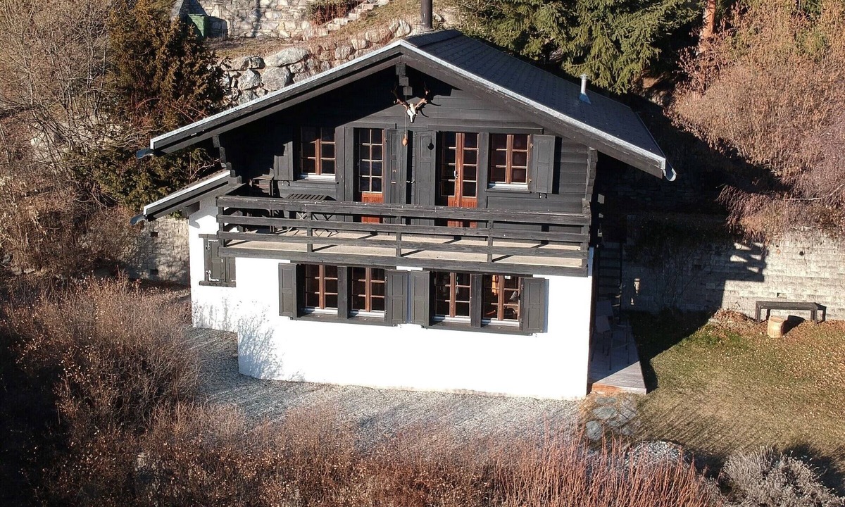 Saint-Luc Ski Chalet | Lovely welcoming, bright and well-maintained cottage with a beautiful view and a small flat south-fa