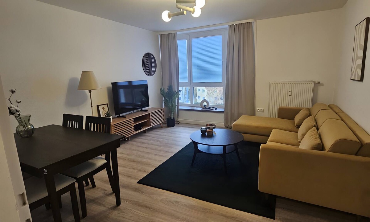 Bad Wilhelmshoehe House | Modern Apartment Opposite the Train Station