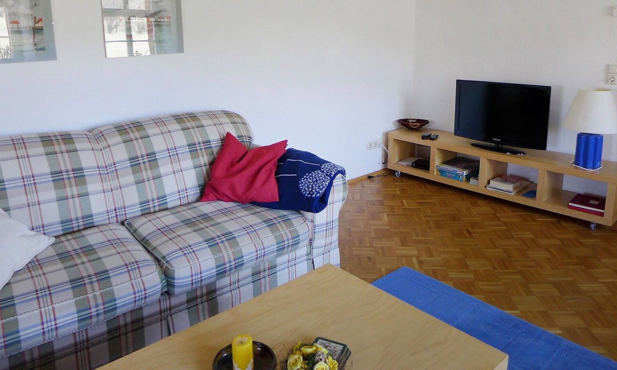 Ilmtal Apartment | Nice apartment for 6 people with TV, patio, pets allowed and parking