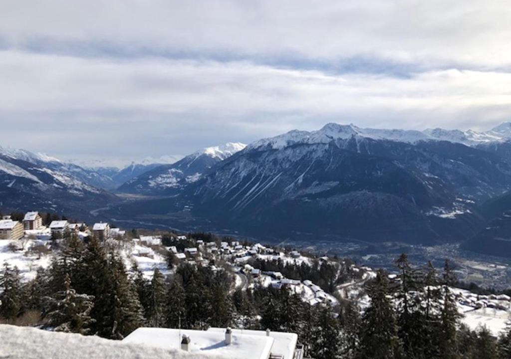 Randogne Apartment | Pied-à-terre in Crans-Montana, pool and view - Swiss Alps