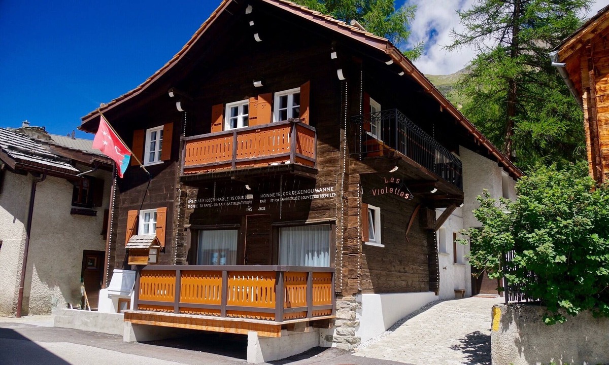 Zinal Ski Chalet | Renovated Classic 1803 Chalet