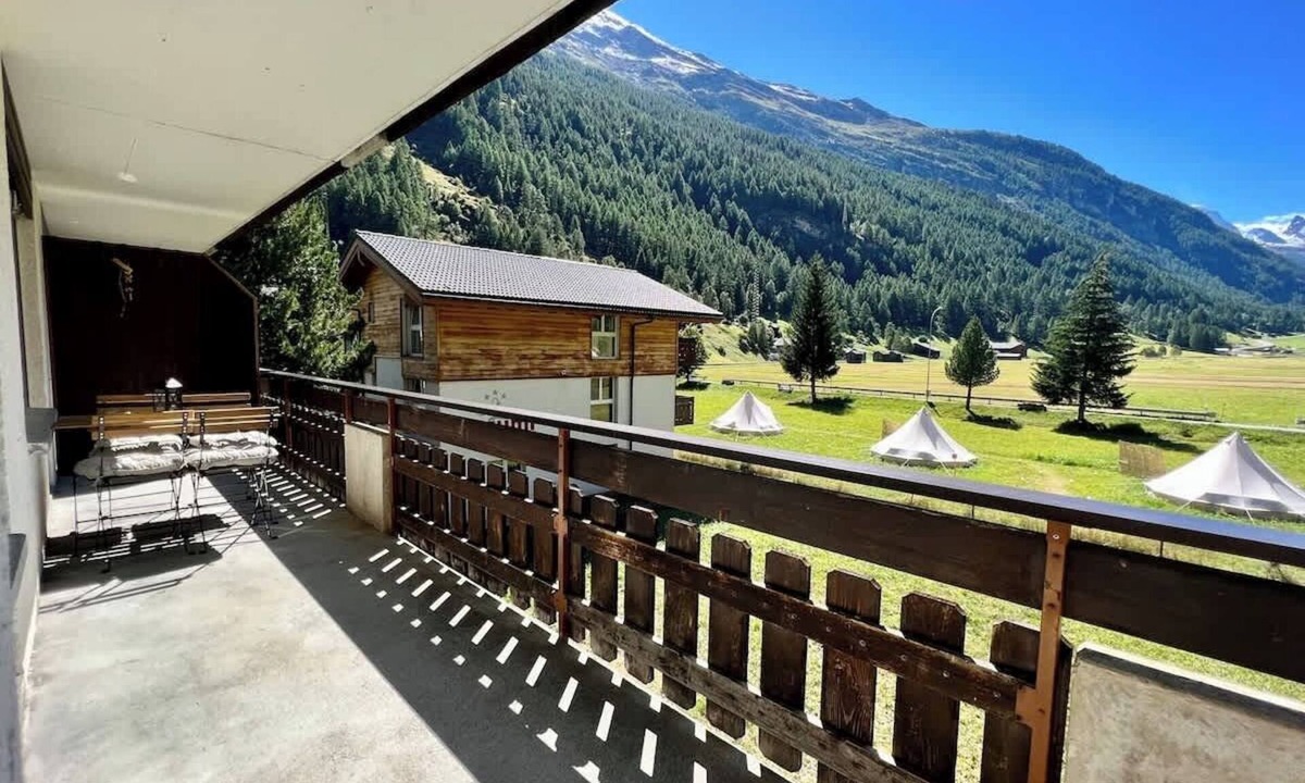 Taesch Apartment | Spacious Mountain Apartment near Zermatt