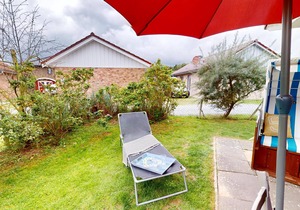 6-person vacation home close to the beach with garden, beach chair, terrace, dog and garden. in Pelzerhaken