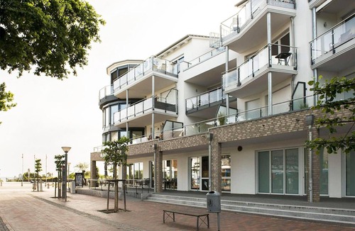 Pelzerhaken Apartment | 2-room vacation apartment for 4 guests & dog with balcony and side sea view