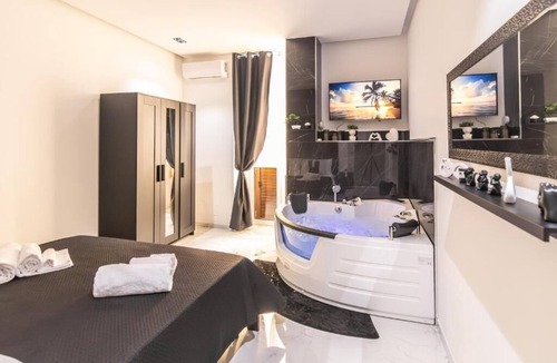 Rosolini Apartment | Amour