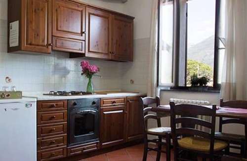 Campochiesa Apartment | Apartment 'Azalea' with Shared Pool, Shared Garden and Wi-Fi