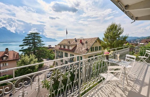 Veytaux Apartment | Apartment "Les Platanes" with private balcony