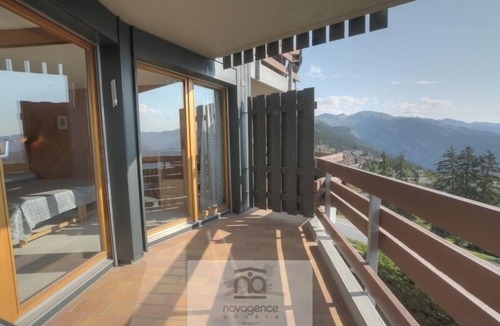 Anzere Apartment | Apartment with entrance corridor, 2 bedrooms and 1 bathroom/WC. The first bedroom has 2 single beds