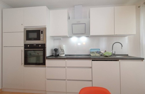 Westerland Apartment | App. Silvie 4 Just a few meters from the beach access, the “Schwalbe” vacation rental is located on the mezzanine floor of the Winora building in Westerland. The one-bedroom apartment is approximately 28 square meters in size, is located in a quiet