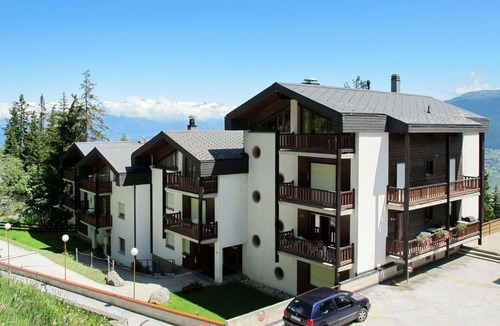 Vex Apartment | Beautiful apartment for 3 people with pool, WIFI, TV and balcony