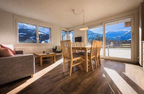 Adelboden Apartment | Beautiful apartment for 6 guests with WIFI, TV and balcony