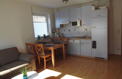 Zingst Apartment | Bright and friendly apartment for 4 p. With 2 bedrooms, terrace/garden