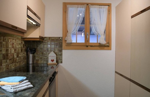 Lenk Apartment | Chalet Sunnebort Appartement/Fewo, Bad, WC, 2 Schlafräume 5-Bettwohnung by Interhome