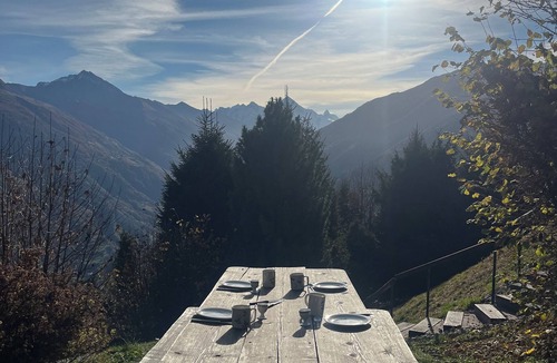 Heremence Ski Chalet | Charming chalet close to the slopes