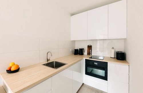Friedrichstadt Apartment | Compact & Comfy | Urban Style | Central Location