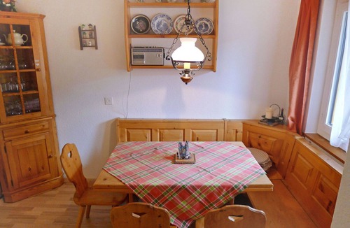 Buerchen Apartment | Cosy apartment for 4 guests with WIFI, TV, balcony, pets allowed and panoramic view