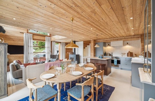 Grimentz Ski Chalet | Discover Chalet SkyLodge by Mrs Miggins, an elegant alpine retreat nestled in the heart of Grimentz,
