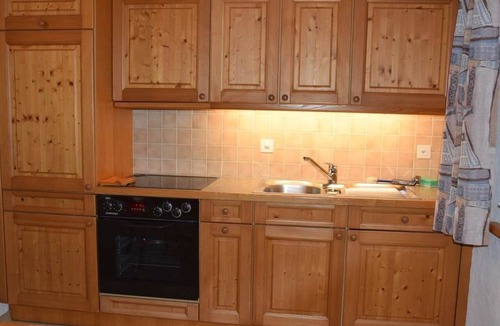 St. Stephan Apartment | Favre OG Ost Appartement/Fewo, Dusche oder Bad, WC, 1 Schlafraum 2-Bett-Wohnung by Interhome