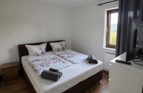 Glindfeld Apartment | Ferienwohnung mit Pool und Sauna - Medebach