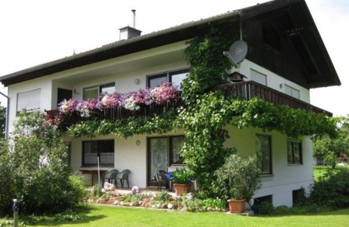 Teisendorf Apartment | Ferienwohnung Sollingerhof , 100m², 3 Schlafzimmer, 6 Personen, Terrasse
