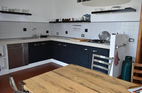 Ponte San Nicola Apartment | Flat with a view of the water