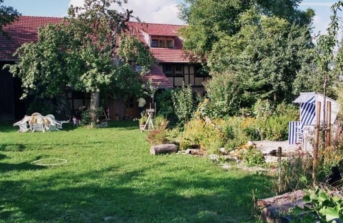 Sundhausen Apartment | Garten-Ferienwohnung by Interhome