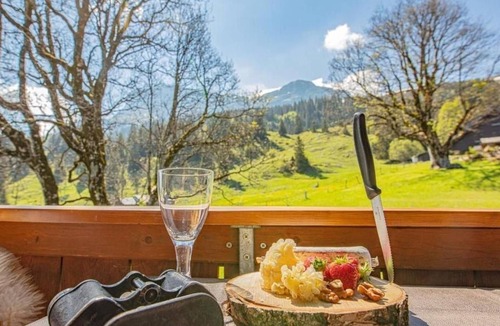 Axalp Apartment | Gemütliche Ferienwohnung auf der Axalp by Interhome