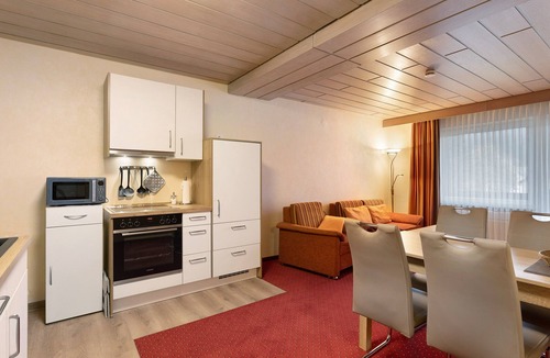 Stryck Apartment | Haus Erika – Apartment 2 with Wi-Fi, Balcony, and Shared Garden near Skywalk