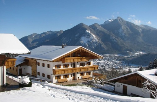 Grassau Apartment | Magnificent mountain view* 140 sqm, 4-star family apartment with southwest-facing terrace