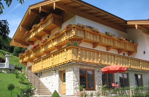 Grassau Apartment | Magnificent mountain view* 140 sqm, 4-star family apartment with southwest-facing terrace