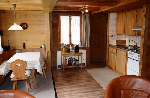 Lauenen Apartment | Marmotte, Chalet Appartement/Fewo, Dusche, WC 4-Bettwohnung by Interhome