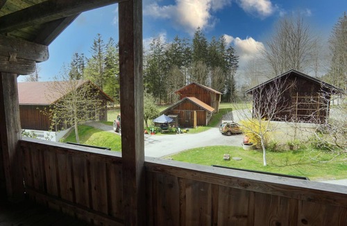 Eppenschlag Apartment | "Obere Stube" vacation apartment with balcony and view over the beautiful low mountain range