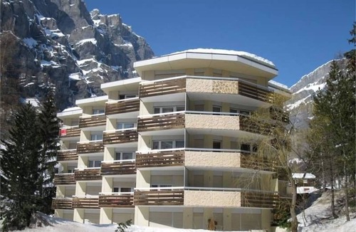 Leukerbad Apartment | Petit Trianon 103 # 8-bed apartment, Bad, WC 8-bed apartment, Bad, WC by Interhome