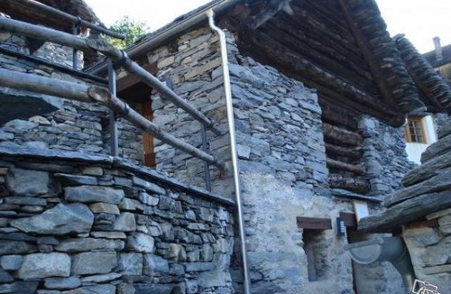 Brontallo Apartment | Rustico Aurora