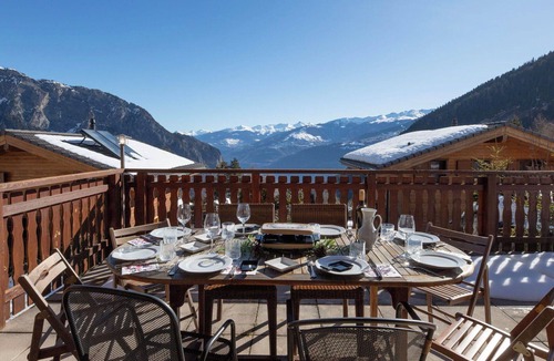Chamoson House | Stunning private villa for 8 guests with WIFI, TV, terrace and pets allowed