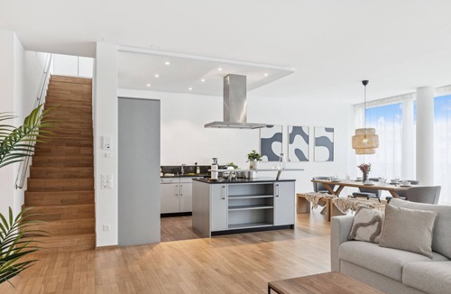 Root Apartment | Stylish, spacious maisonette flat