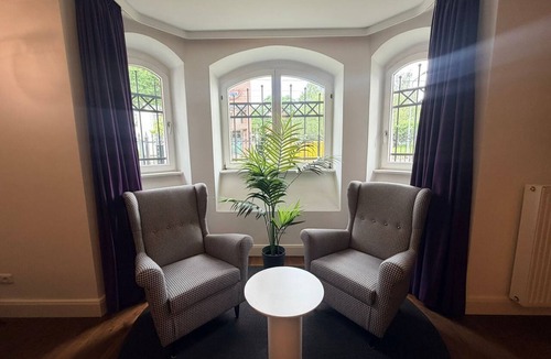 Steintor-Vorstadt Apartment | Top 250-square-meter Villa Historica Apartment for 10 People Garden, quiet, free parking,