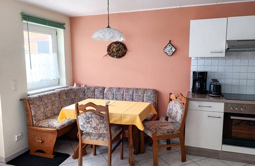 Kroeslin Cottage | Vacation apartment Elfi, Germany