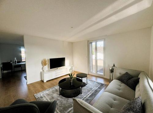 3-Zimmer-Apartment mit Terrasse, 5 Min zu Bahn & Shops in Luterbach