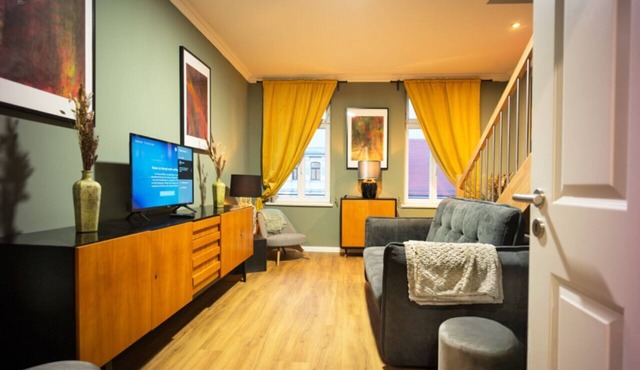 8-10 PERSONS | 4 ROOMS | 100 m2; in Leipzig