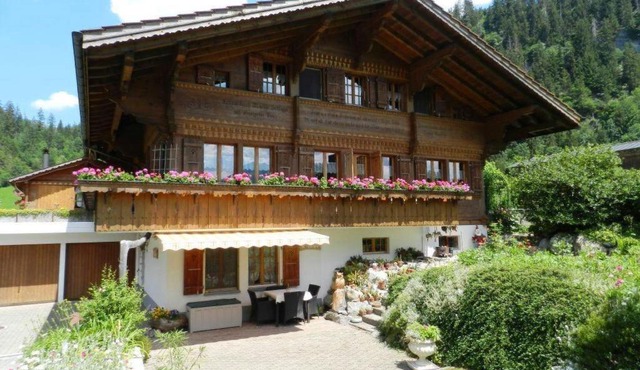 Apartment Giferblick Appartement-Fewo- Dusche oder Bad- WC 3-Bettwohnung by Interhome in Zweisimmen