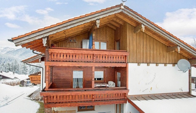 Apartment "König im Obergeschoss" with Balcony, WLAN, Garden & Mountain View in Berchtesgaden