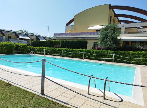 Appartamento L'Azalea - a due passi da Numana con grande terrazzo e piscina condominiale stagionale in Sirolo