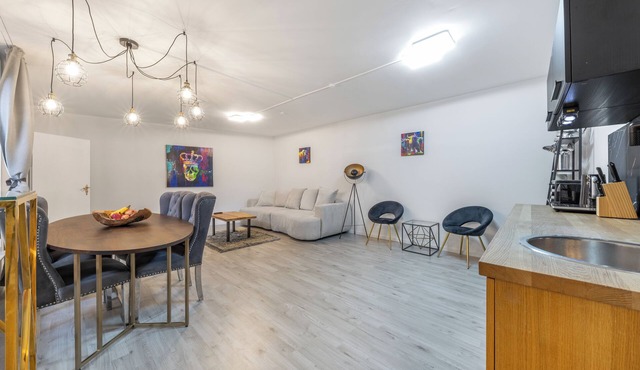 Aurion City - Central design apartment with outdoor area in Düsseldorf