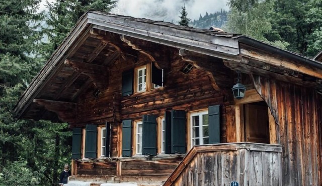 Authentic cosy chalet near Lenk - Gstaad in Matten